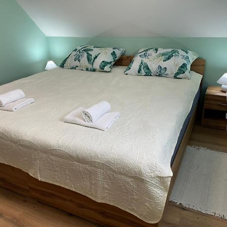 Wooden House Ante Self Check - In And Check - Out Appartement Otočac Buitenkant foto
